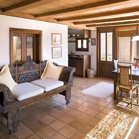 Villa El Pinar Sleeps 4 Pool Wifi Guinate